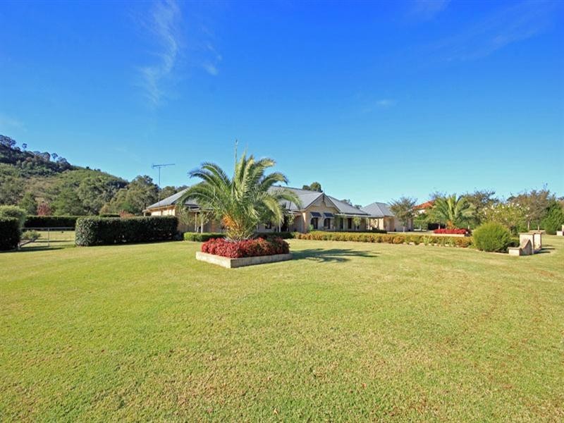 6 Old Racecourse Close, Picton NSW 2571