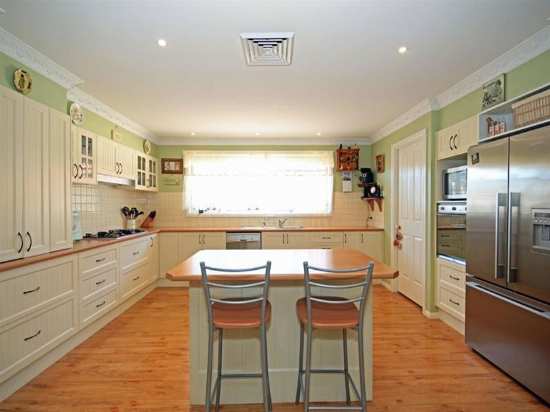 6 Milton Street, Thirlmere NSW 2572