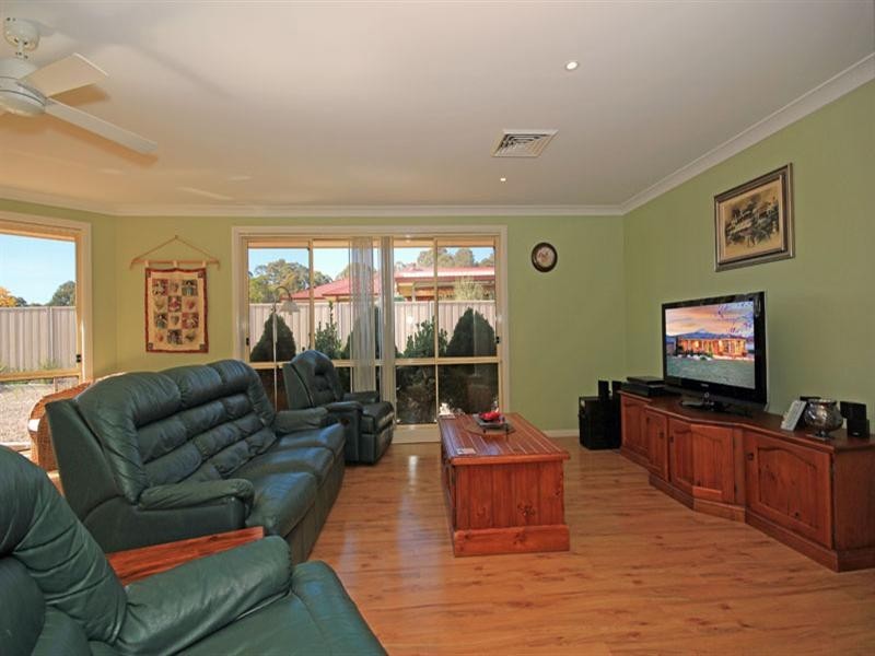6 Milton Street, Thirlmere NSW 2572