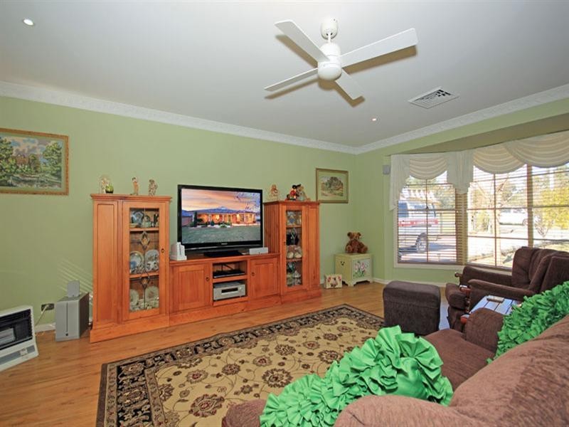 6 Milton Street, Thirlmere NSW 2572