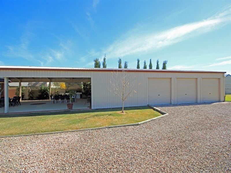 6 Milton Street, Thirlmere NSW 2572