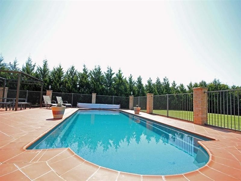 10 Davies Place, Picton NSW 2571