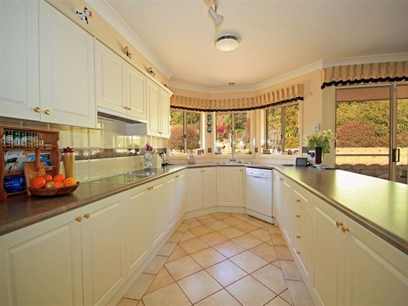 6 Bottlebrush Close, Picton NSW 2571
