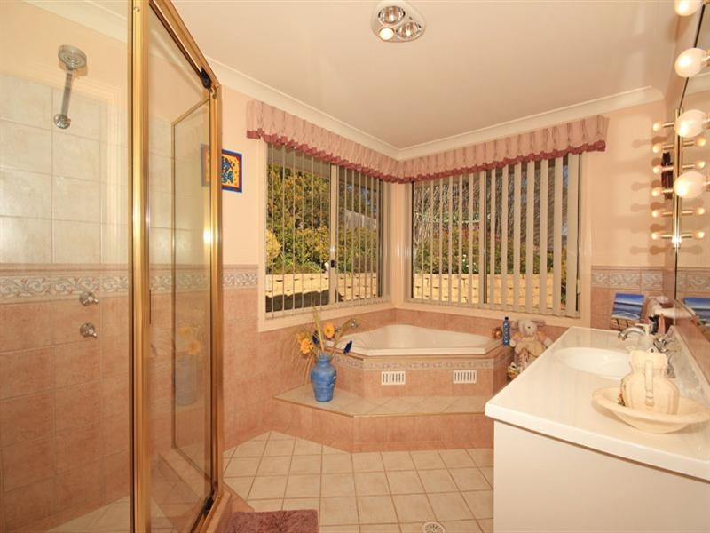 6 Bottlebrush Close, Picton NSW 2571