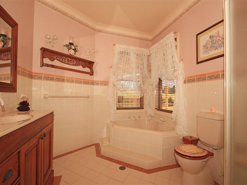 6 Equestrian Drive, Picton NSW 2571