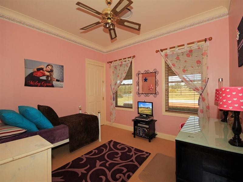 6 Equestrian Drive, Picton NSW 2571