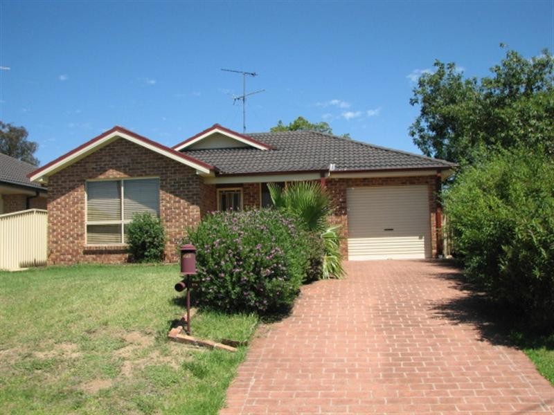 27A Castlereagh Street, Tahmoor NSW 2573