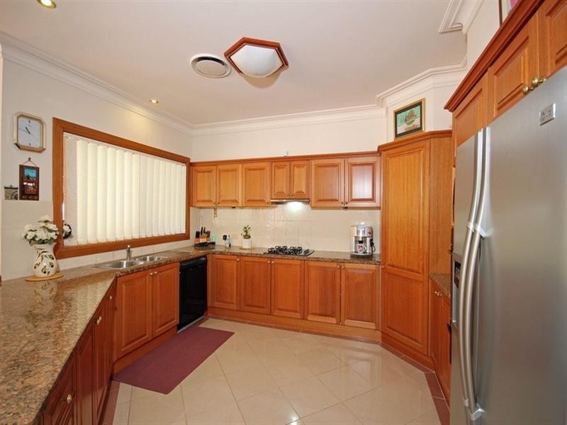 10 Davies Place, Picton NSW 2571