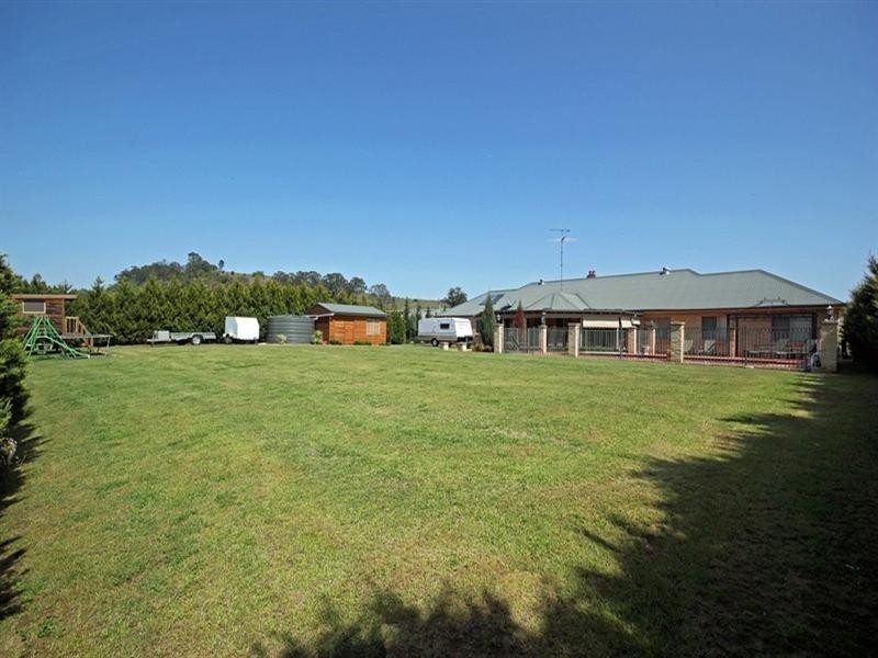10 Davies Place, Picton NSW 2571