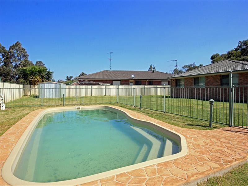 329 Thirlmere Way, Thirlmere NSW 2572