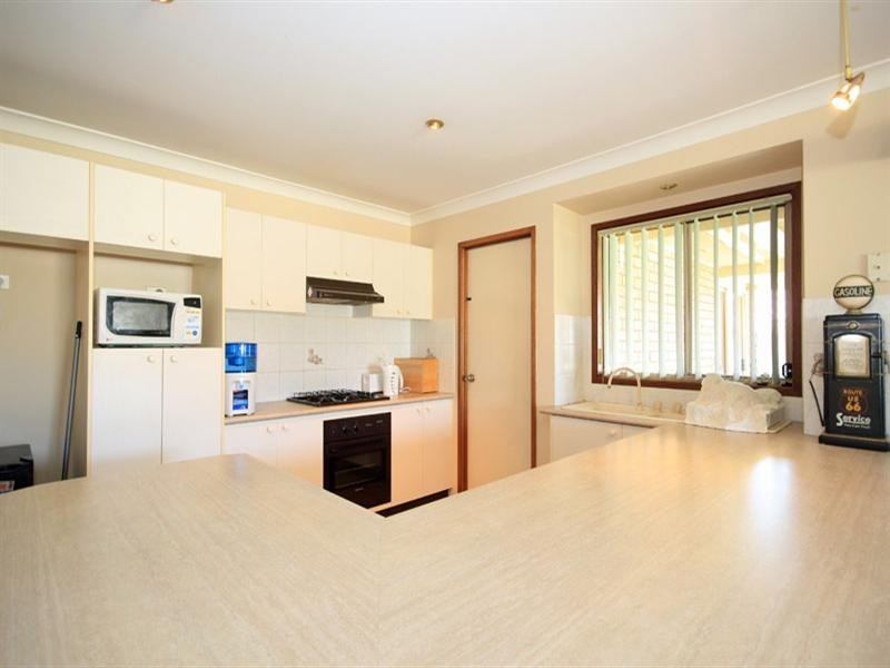 329 Thirlmere Way, Thirlmere NSW 2572