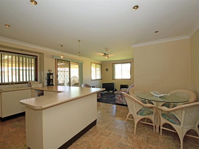 329 Thirlmere Way, Thirlmere NSW 2572