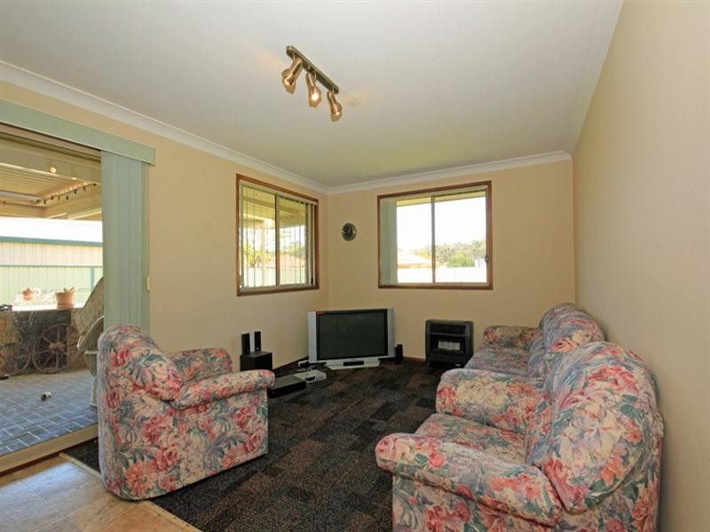 329 Thirlmere Way, Thirlmere NSW 2572