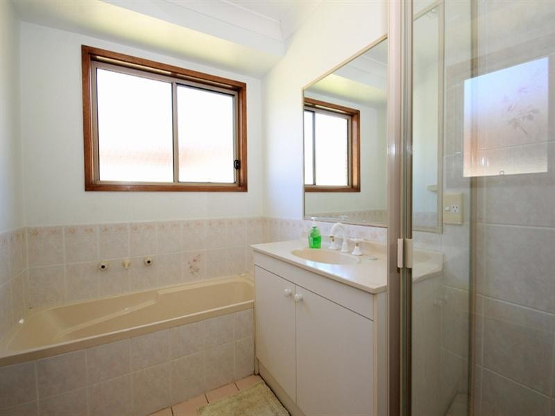 329 Thirlmere Way, Thirlmere NSW 2572