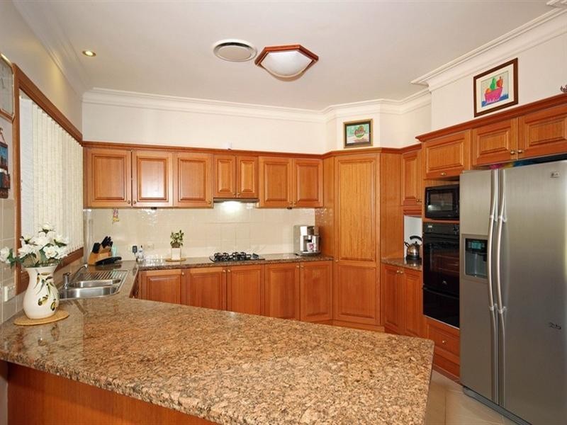 10 Davies Place, Picton NSW 2571