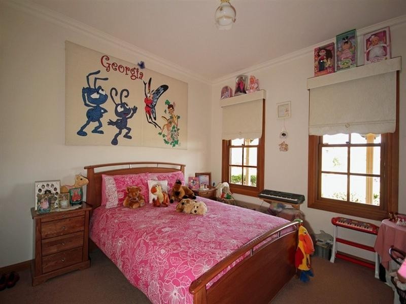 10 Davies Place, Picton NSW 2571