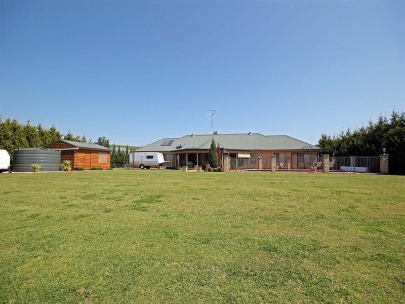 10 Davies Place, Picton NSW 2571