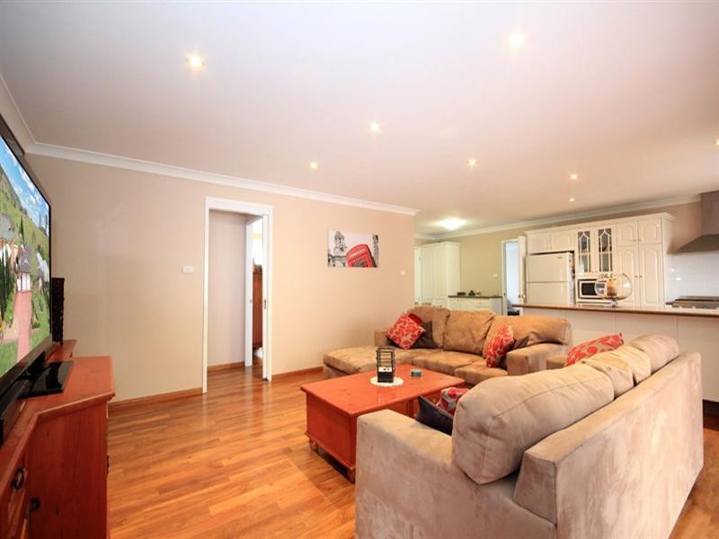 3 Emmett Close, Picton NSW 2571