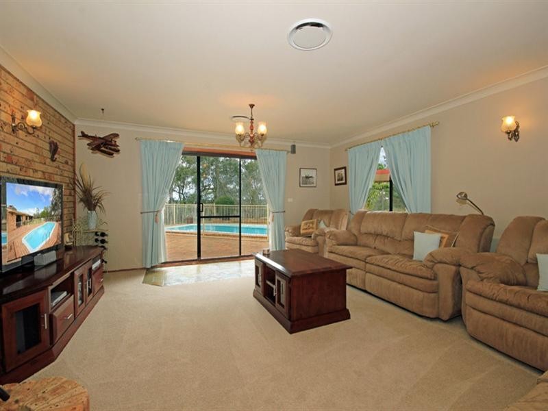 695 Thirlmere Way, Picton NSW 2571