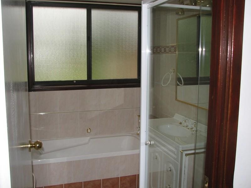 4 Amblecote Place, Tahmoor NSW 2573