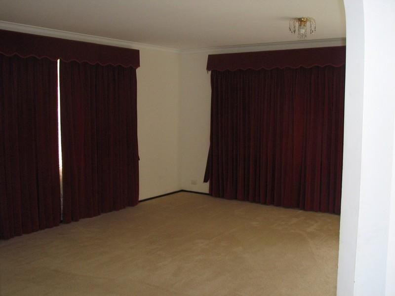 4 Amblecote Place, Tahmoor NSW 2573