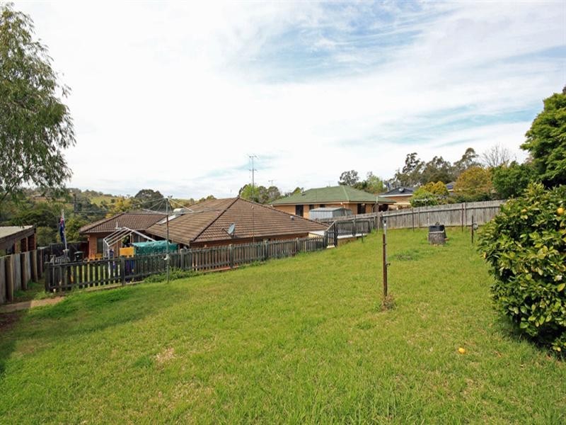 15 Heathcote Street, Picton NSW 2571