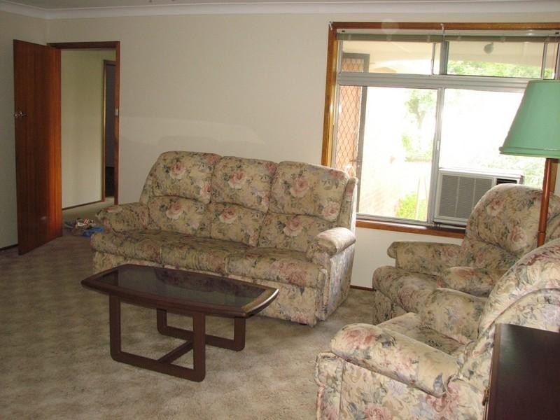 73 Thirlmere Way, Tahmoor NSW 2573