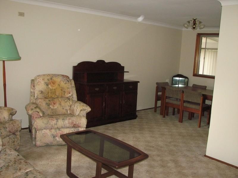 73 Thirlmere Way, Tahmoor NSW 2573