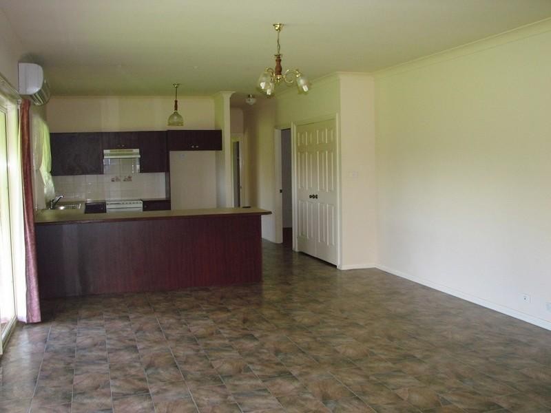 85 Myrtle Creek Avenue, Tahmoor NSW 2573