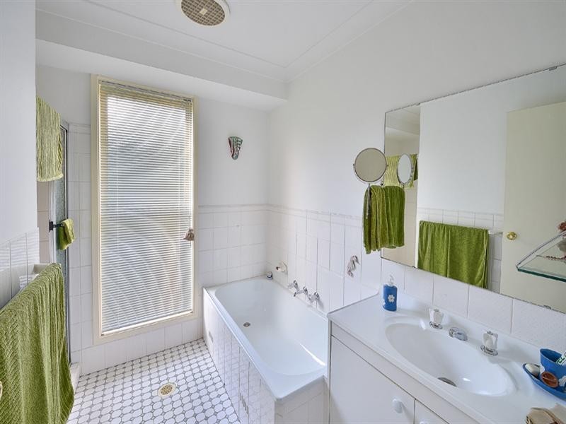 7 Tarrant Close, Picton NSW 2571