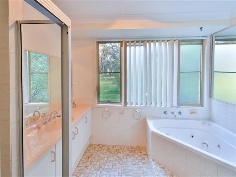 28 Lloyds Way, Bargo NSW 2574