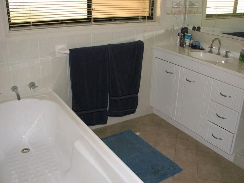 1 Hereford Way, Picton NSW 2571