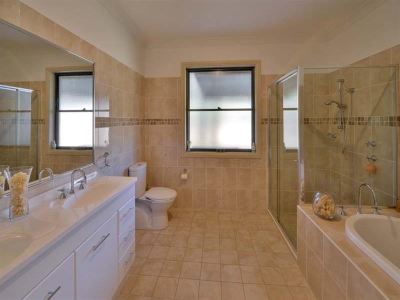 2 Attunga Close, Picton NSW 2571