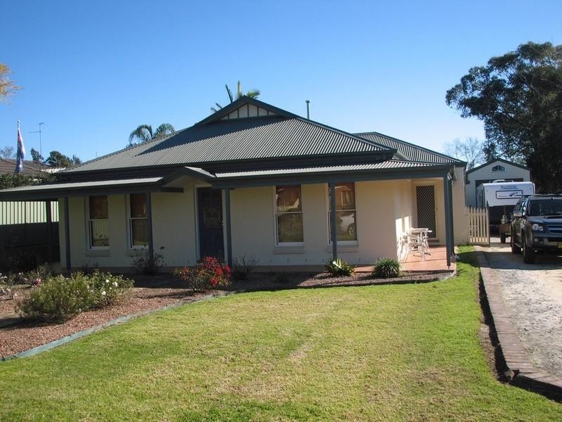 35 Carlton Road, Thirlmere NSW 2572