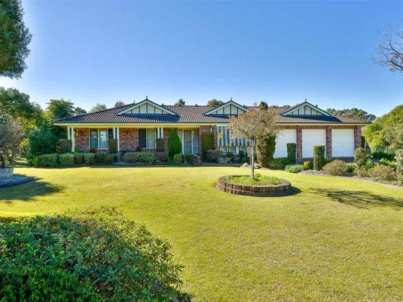 9 Lloyds Way, Bargo NSW 2574