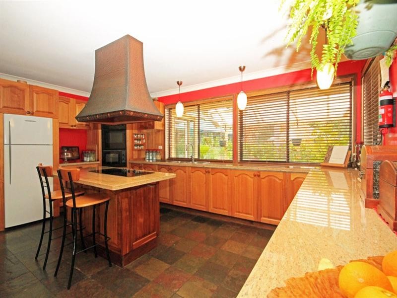 11 Coldenham Road, Picton NSW 2571