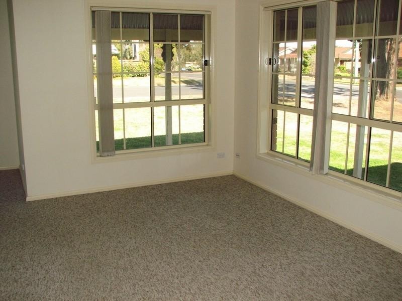 52 Westbourne Avenue, Thirlmere NSW 2572