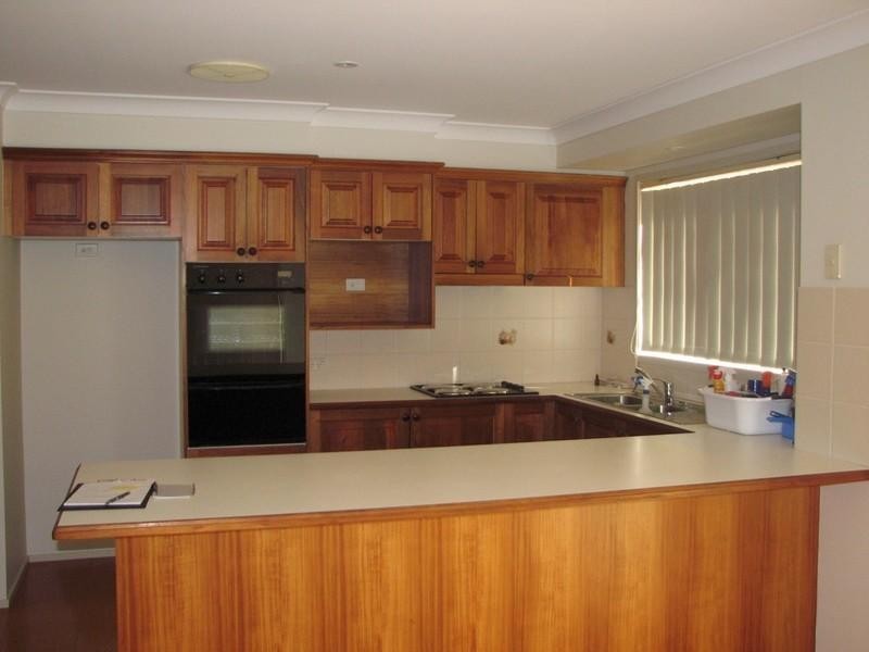 6 Davis Place, Thirlmere NSW 2572