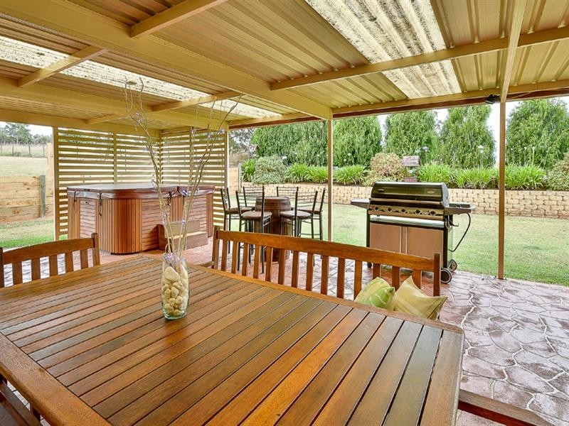 69 Tahmoor Road, Tahmoor NSW 2573