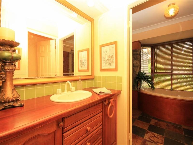 11 Coldenham Road, Picton NSW 2571