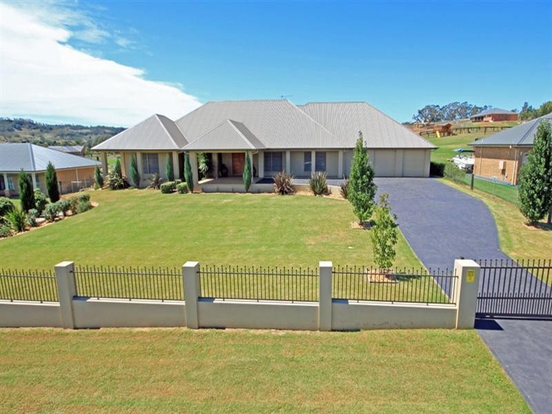 8 Stargard Crescent, Picton NSW 2571