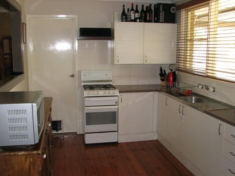 4 North Street, Thirlmere NSW 2572