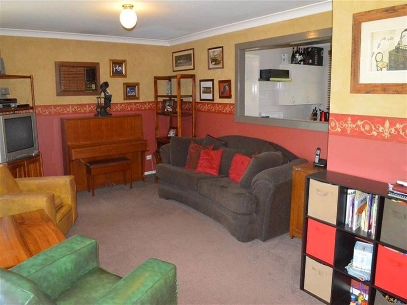 4 North Street, Thirlmere NSW 2572