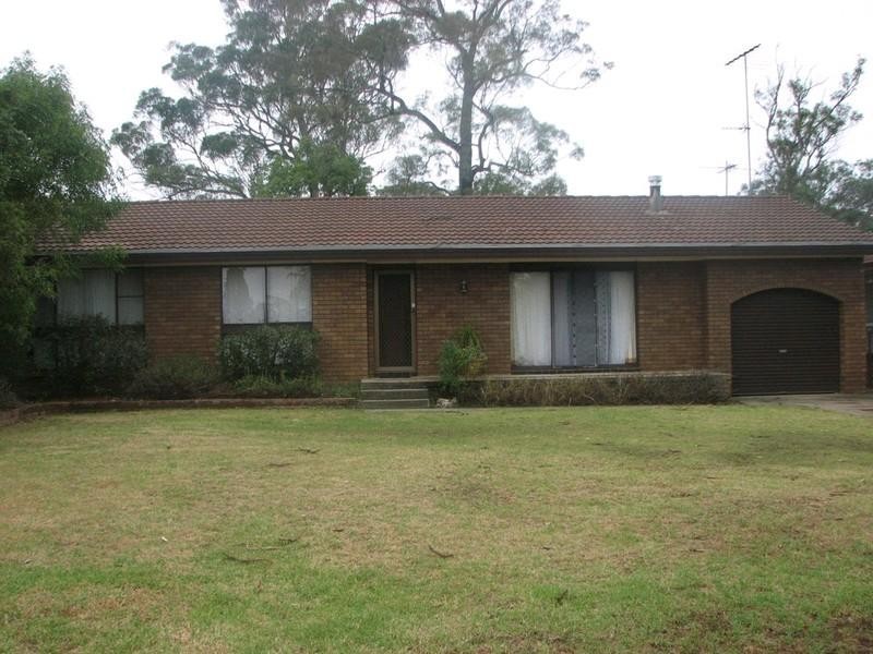 74 Thirlmere Way, Tahmoor NSW 2573