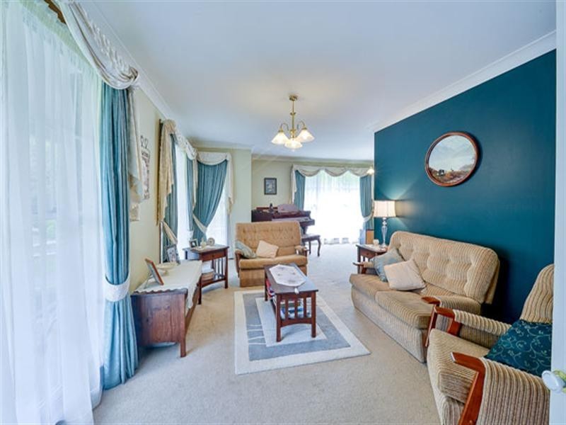 8 Horne Close, Bargo NSW 2574