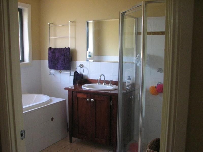 8 Ayrshire Garden, Picton NSW 2571