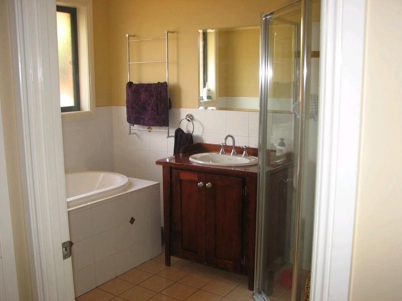 8 Ayrshire Garden, Picton NSW 2571