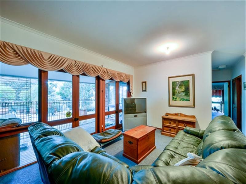 95 Myrtle Creek Avenue, Tahmoor NSW 2573
