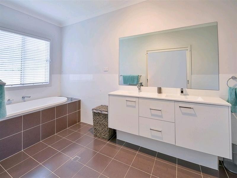 29 The Grange, Picton NSW 2571