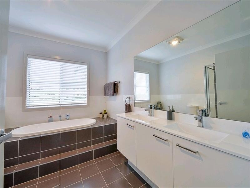 29 The Grange, Picton NSW 2571